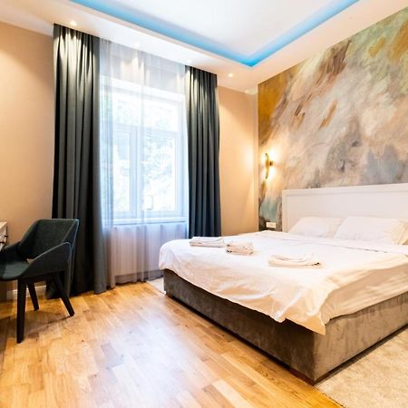 Black Gate - Quiet Studio In The Heart Of Old Town With Free Private Secured Parking Brašov Exteriér fotografie