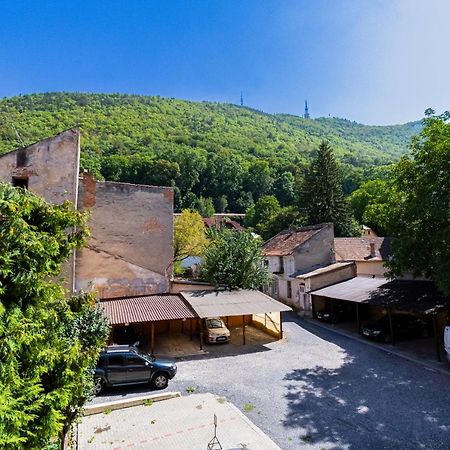 Black Gate - Quiet Studio In The Heart Of Old Town With Free Private Secured Parking Brašov Exteriér fotografie