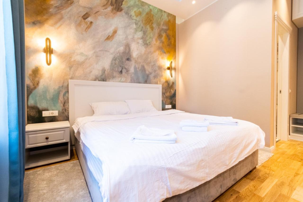 Black Gate - Quiet Studio In The Heart Of Old Town With Free Private Secured Parking Brašov Exteriér fotografie