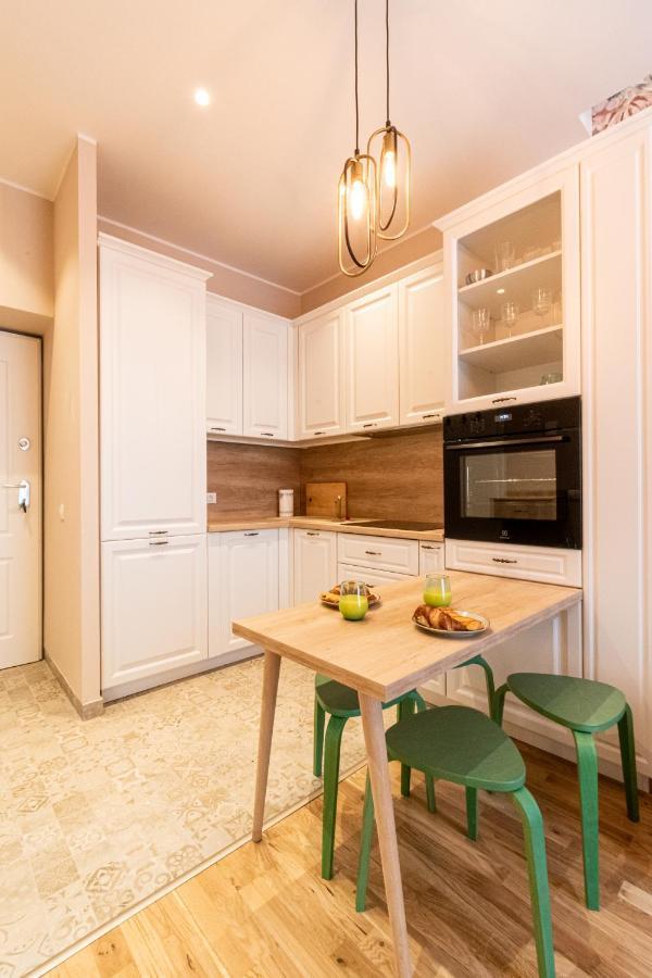 Black Gate - Quiet Studio In The Heart Of Old Town With Free Private Secured Parking Brašov Exteriér fotografie