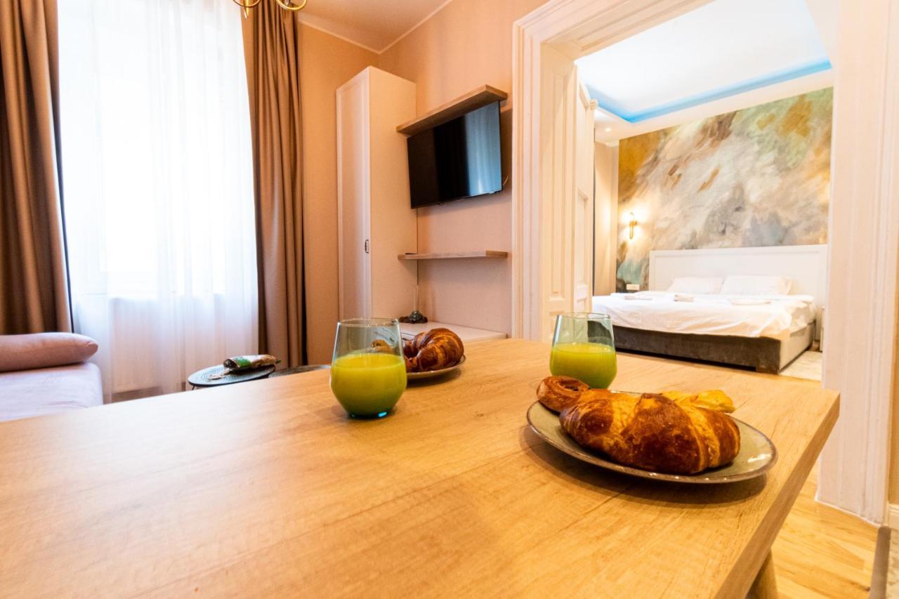 Black Gate - Quiet Studio In The Heart Of Old Town With Free Private Secured Parking Brašov Exteriér fotografie