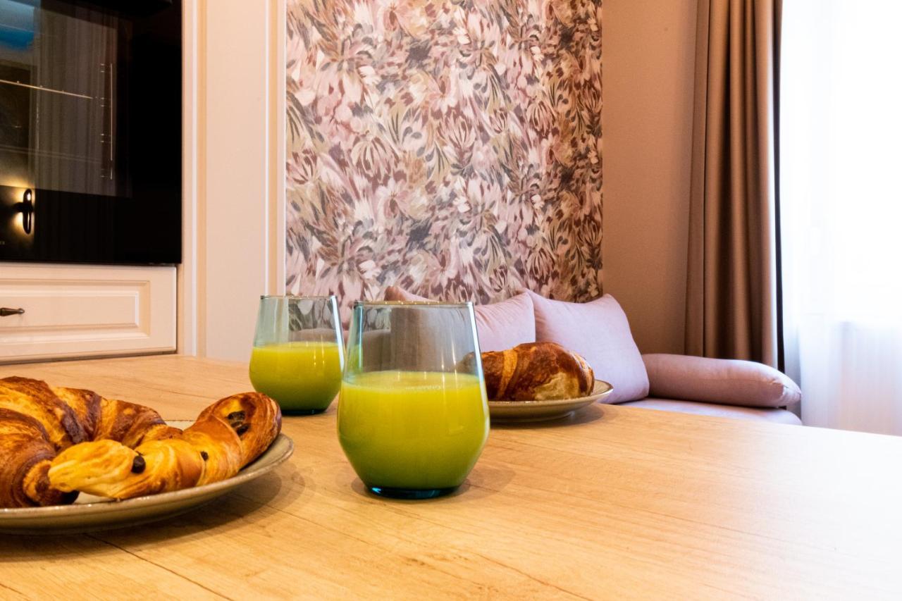 Black Gate - Quiet Studio In The Heart Of Old Town With Free Private Secured Parking Brašov Exteriér fotografie